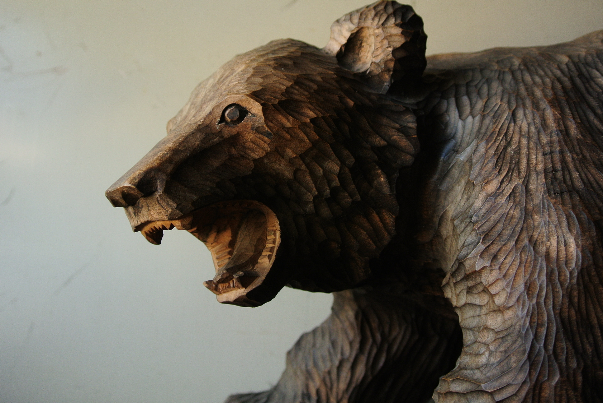 空知武 作 「這い熊」木彫り熊 - アンティーク雑貨・古道具の札幌 
