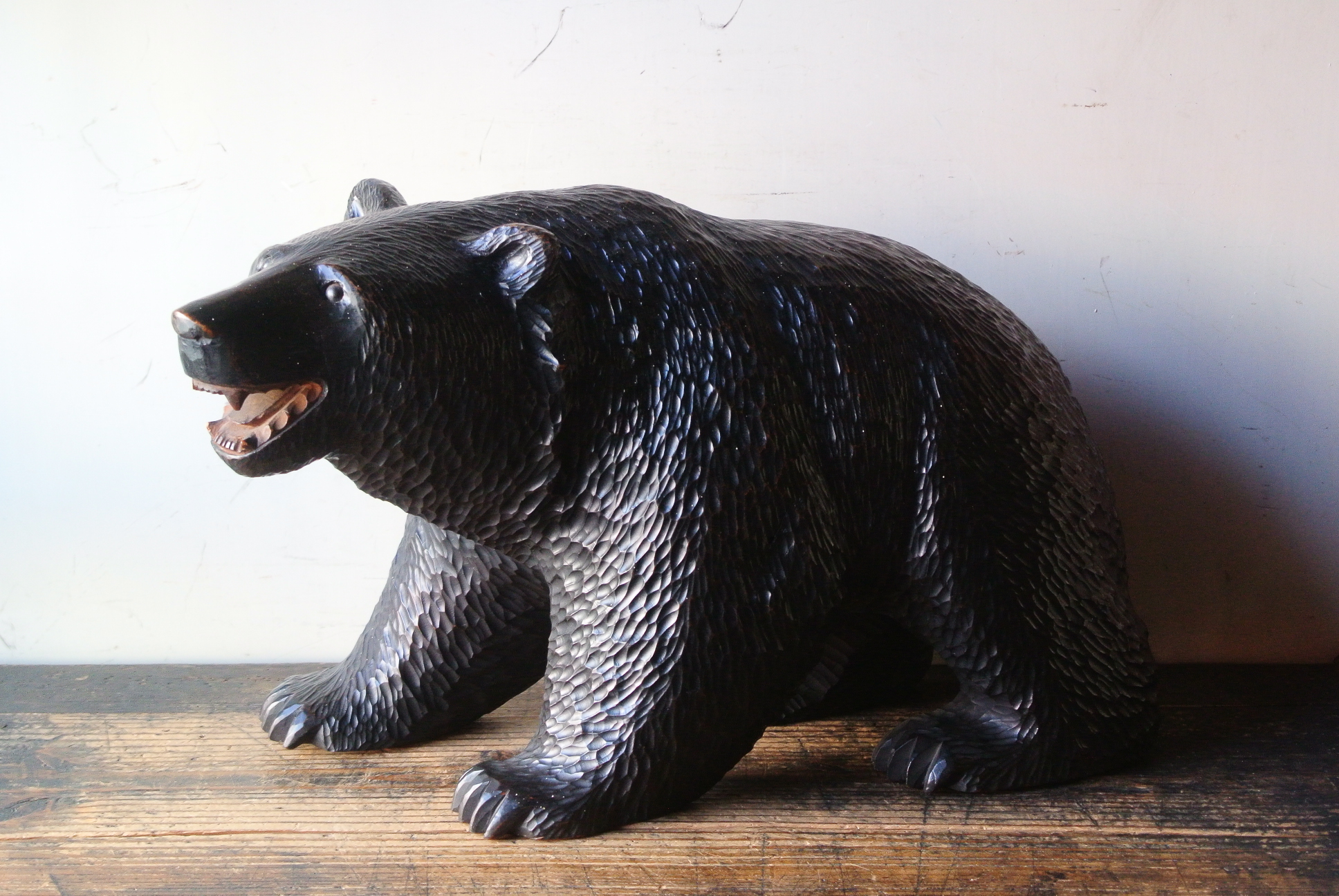 木彫り熊 黒 - 置物